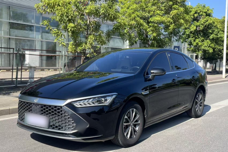 比亚迪 秦PLUS 2023款 冠军版 DM-i 55KM领先型车身外观6005