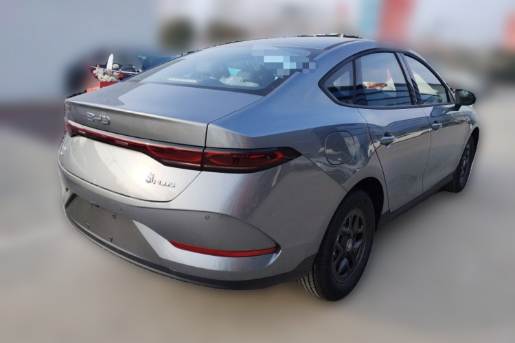 比亚迪 秦PLUS 2025款 DM-i 智驾版 55KM领先型车身外观7