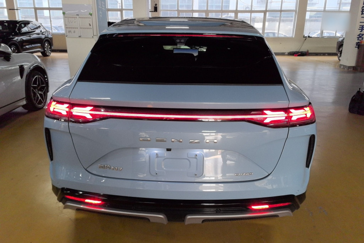 腾势N7 2024款 630 四驱智驾Ultra版车身外观6