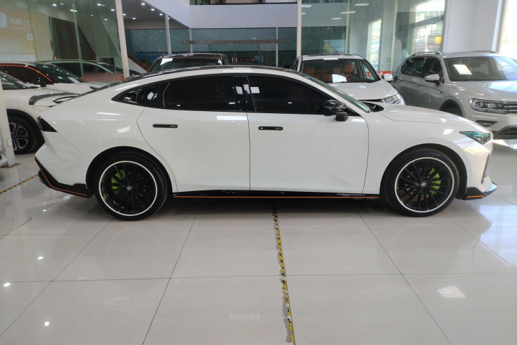 长安UNI-V 2023款 1.5T 运动版车身外观6003