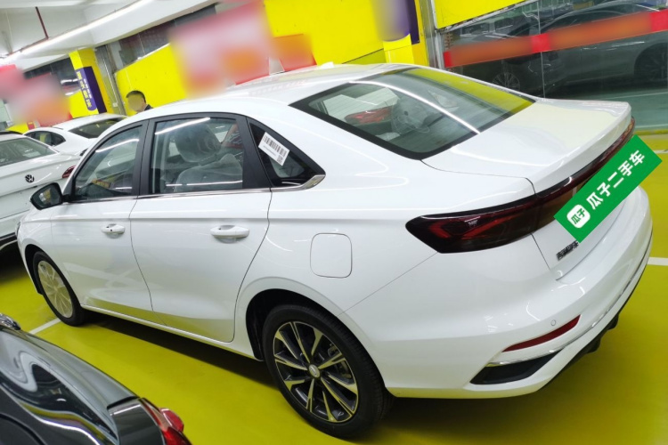 吉利汽车 帝豪 2025款 第4代 1.5L CVT尊贵型车身外观4