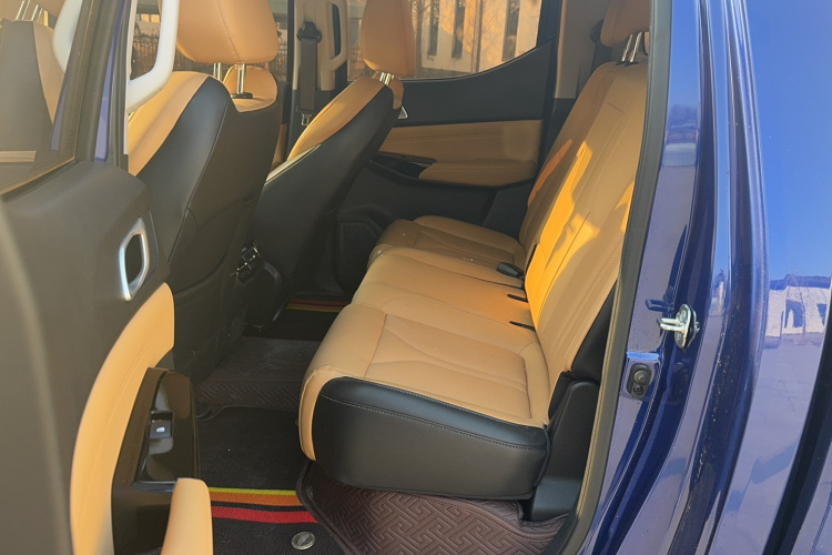 长安览拓者 2023款 2.0T自动四驱汽油旗舰型标箱中控内饰7001