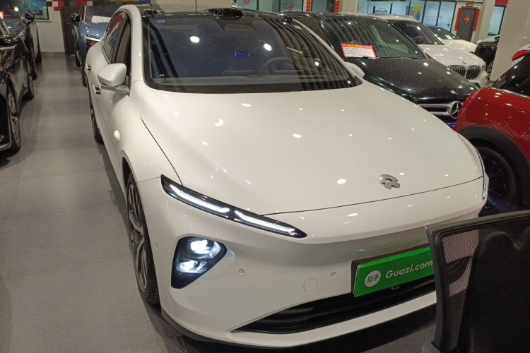 蔚来ET7 2024款 75kWh 行政版车身外观2