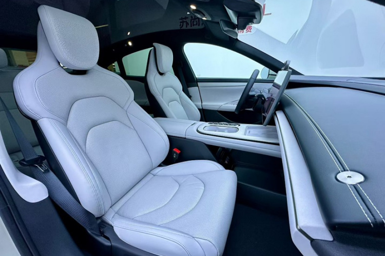 小米汽车 小米SU7 2024款 四驱超长续航高阶智驾Max版中控内饰7009