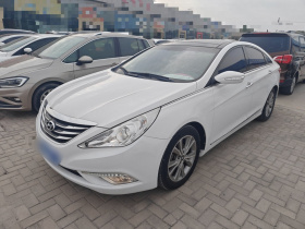 现代 索纳塔 2014款 2.0L 自动豪华版