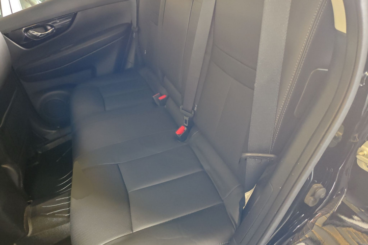 日产 奇骏 2019款 2.0L CVT智联舒适版 2WD中控内饰21