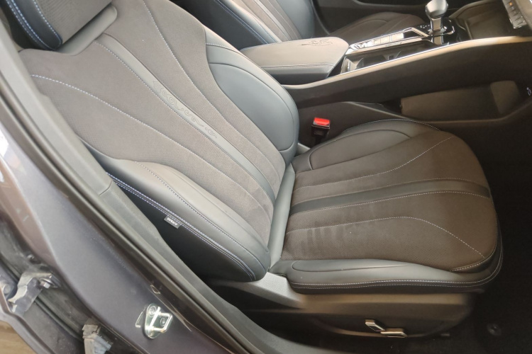 吉利汽车 星瑞 2025款 东方曜 2.0TD 望月版局部细节41