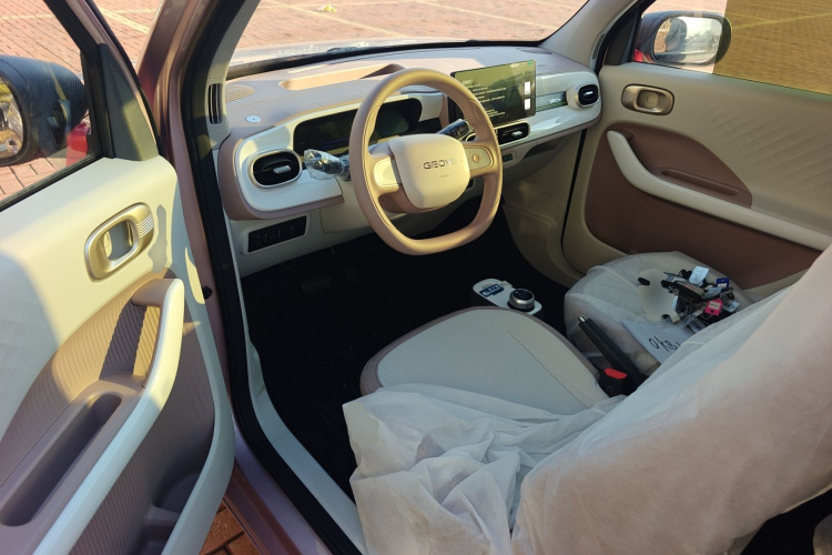 吉利银河 熊猫 2025款 210km 元气熊中控内饰20