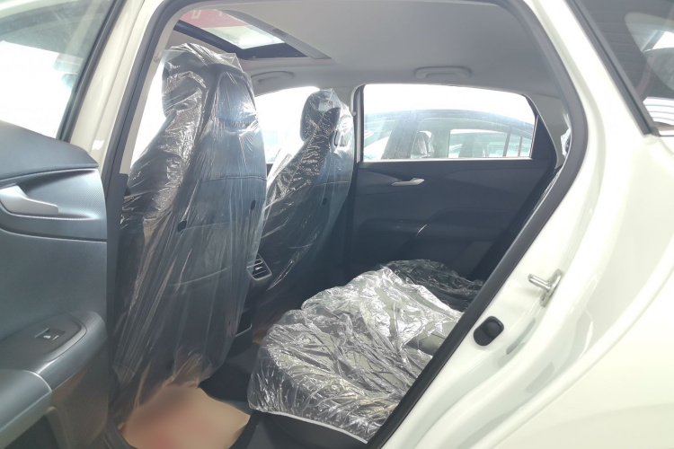 长安 逸动 2025款 蓝鲸 1.5T 500Bar尊贵型中控内饰7002