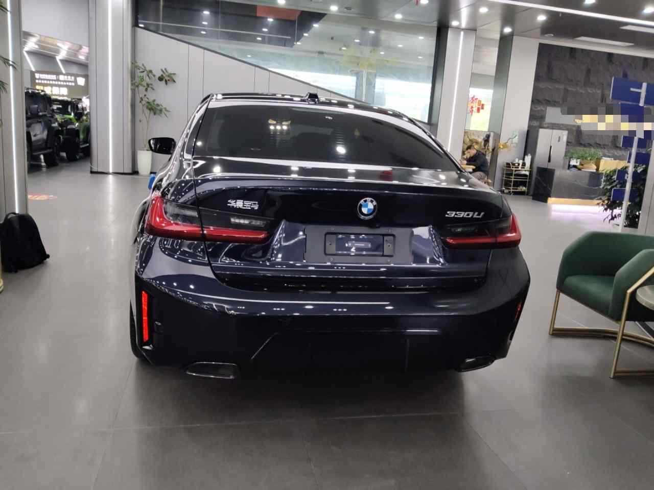 宝马3系 2025款 330Li M运动曜夜套装(4)