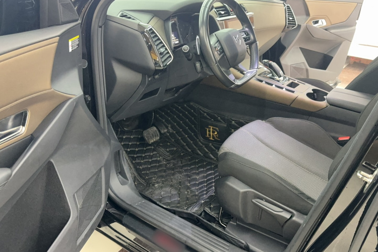 DS 7 2018款 35THP 巴士底广场版中控内饰7003