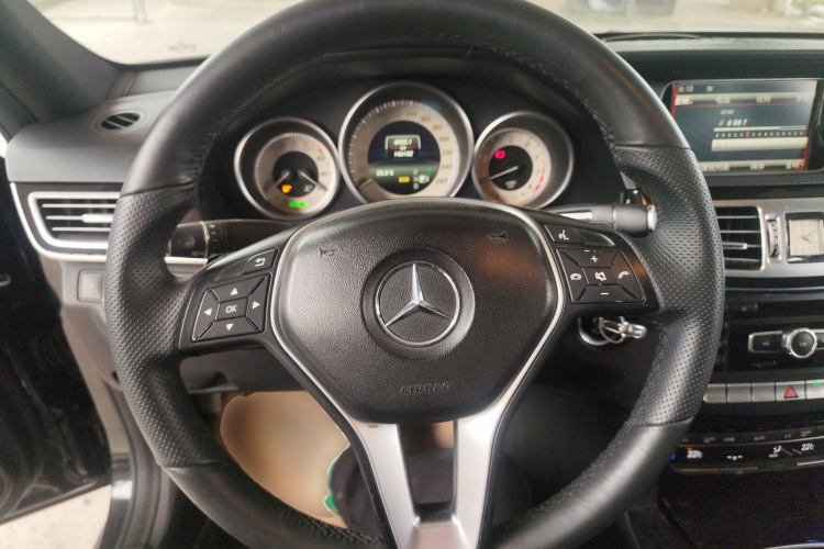 奔驰E级 2014款 改款 E 260 L 运动型中控内饰13