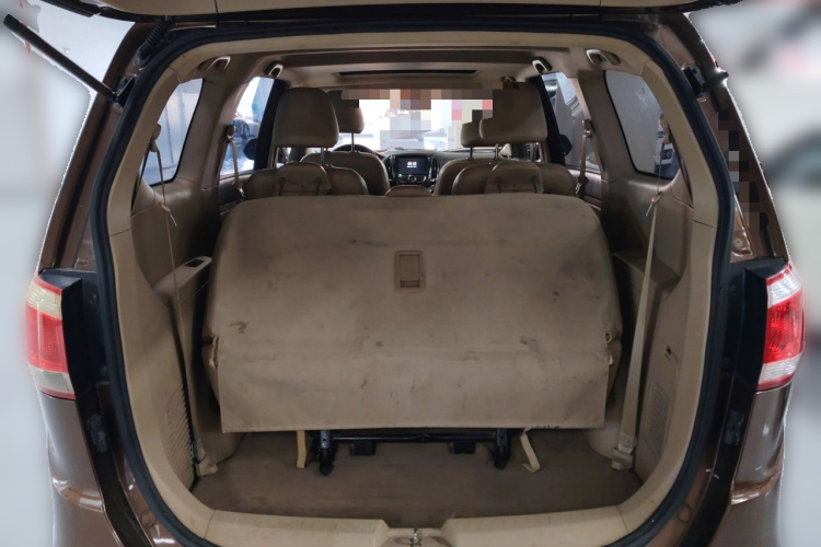 宝骏730 2014款 1.5L 手动豪华型 7座中控内饰23