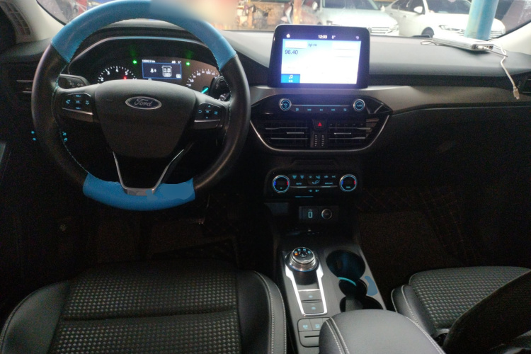 福特 福克斯 2020款 三厢 EcoBoost 180 自动锋潮型中控内饰12