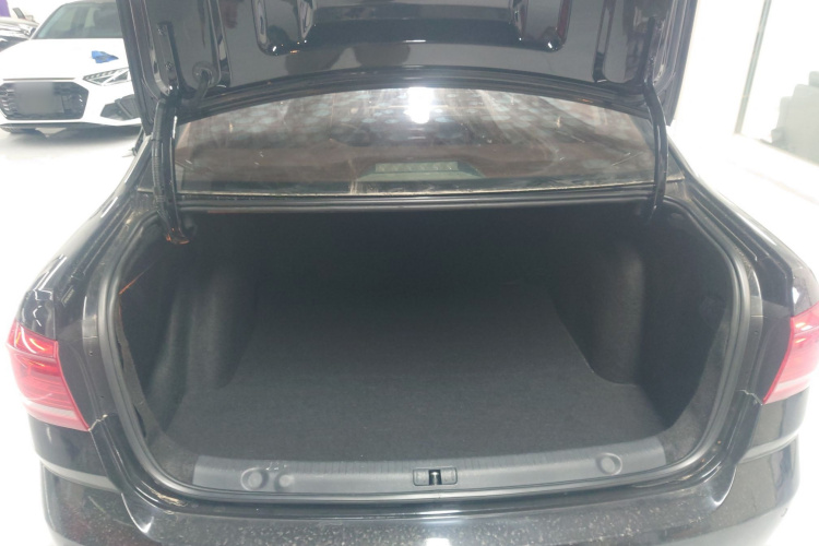 大众 朗逸 2015款 1.6L 自动舒适版机舱底盘23