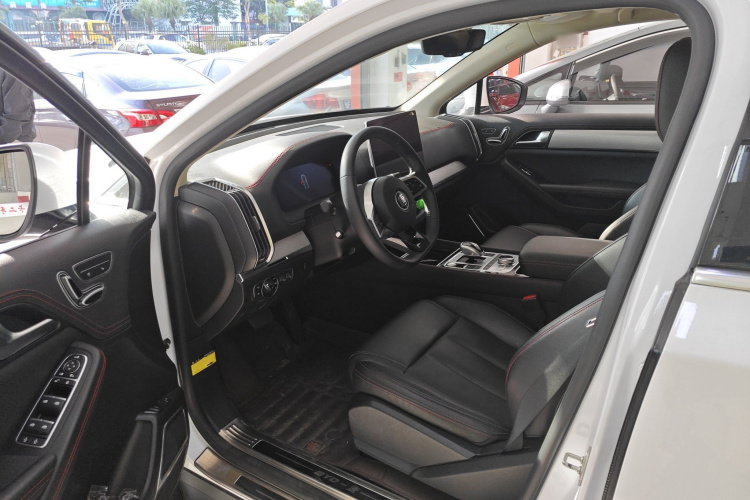 比亚迪 唐新能源 2018款 DM 2.0T 全时四驱智联创享型 7座 国V中控内饰20