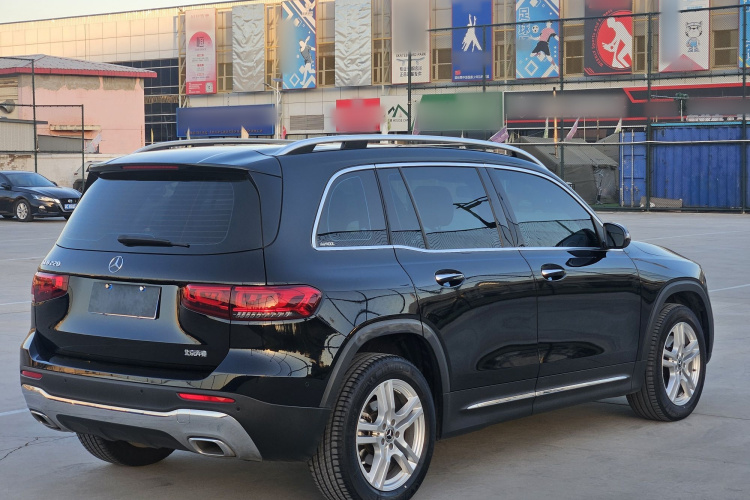 奔驰GLB 2023款 GLB 220 动感型车身外观6005