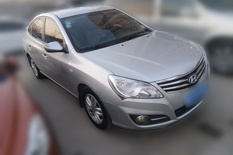 现代 悦动 2011款 1.6L 自动舒适型车身外观3