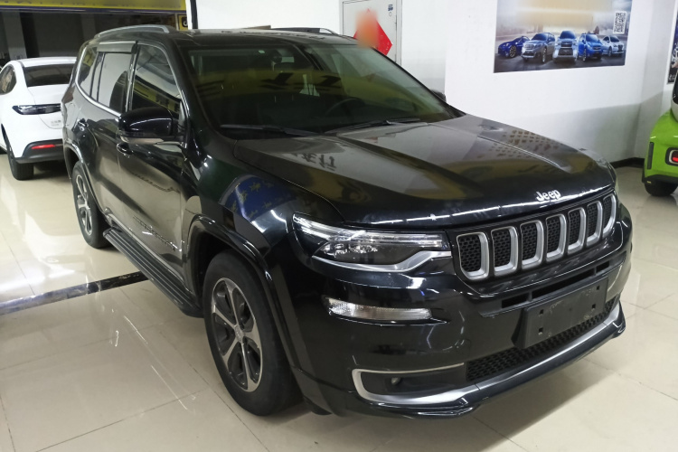 Jeep 大指挥官PHEV 2020款 2.0T 插电混动领先版车身外观3