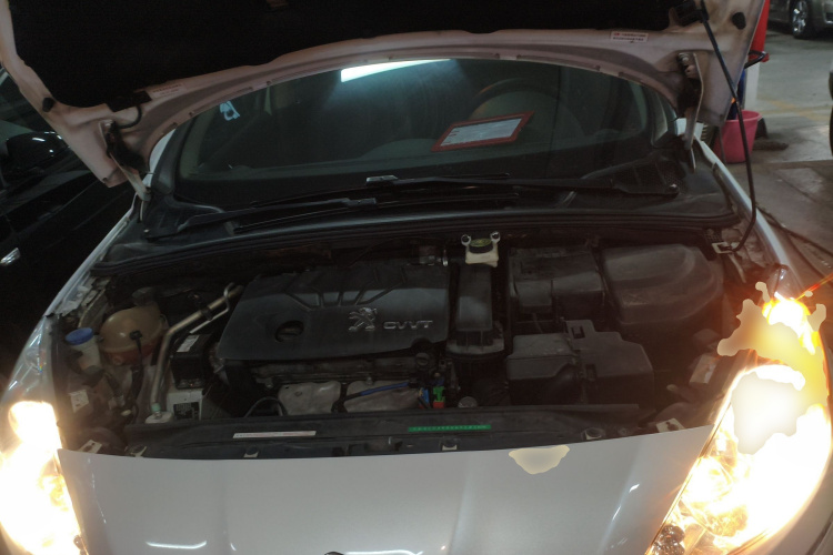 标致408 2013款 1.6L 手动舒适版局部细节24