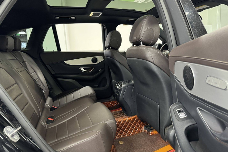 奔驰GLC 2020款 GLC 260 L 4MATIC 动感型中控内饰7012