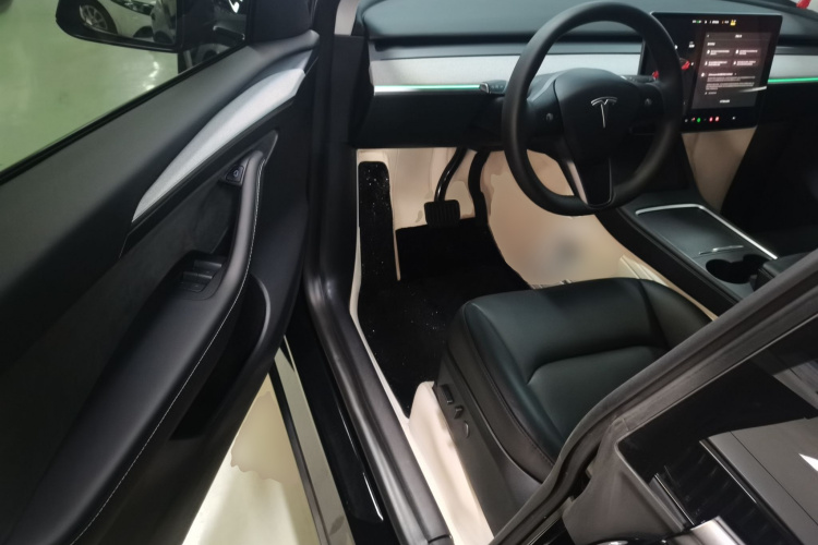 特斯拉 Model Y 2023款 长续航全轮驱动版中控内饰20