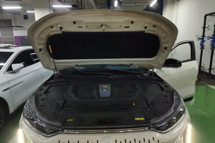 奔腾E01 2020款 空间曲率型机舱底盘24