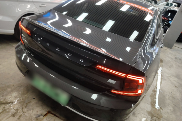 沃尔沃S90新能源 2022款 T8 E驱混动 智逸豪华版车身外观6005