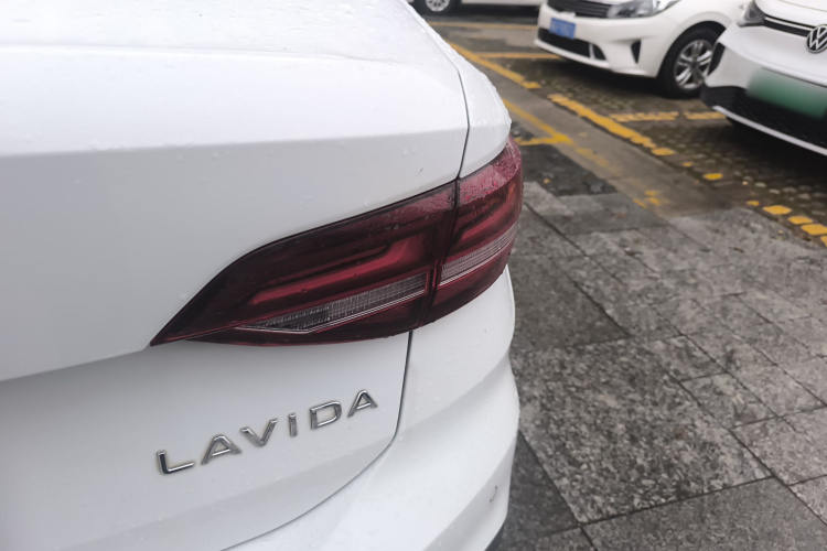 大众 朗逸 2023款 1.5L 自动得逸版车身外观9