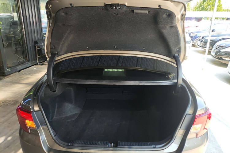 丰田 锐志 2013款 2.5S 菁锐版局部细节23