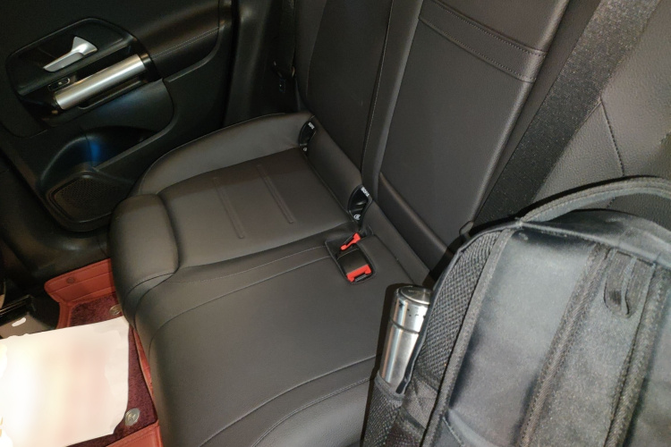 奔驰GLA 2023款 GLA 220中控内饰21