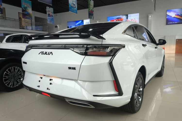 东风风神 奕炫 2024款 1.5L 自动劲速版车身外观7