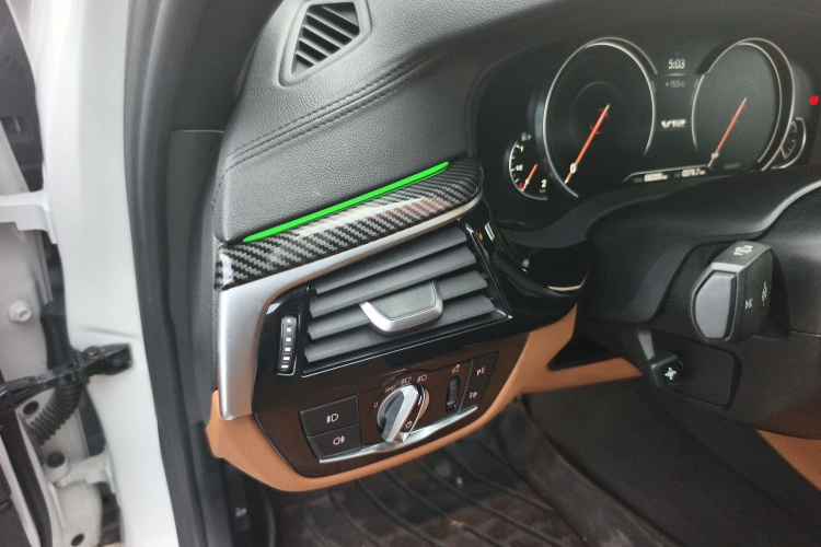 宝马5系 2018款 改款 530Li 领先型 M运动套装局部细节9003