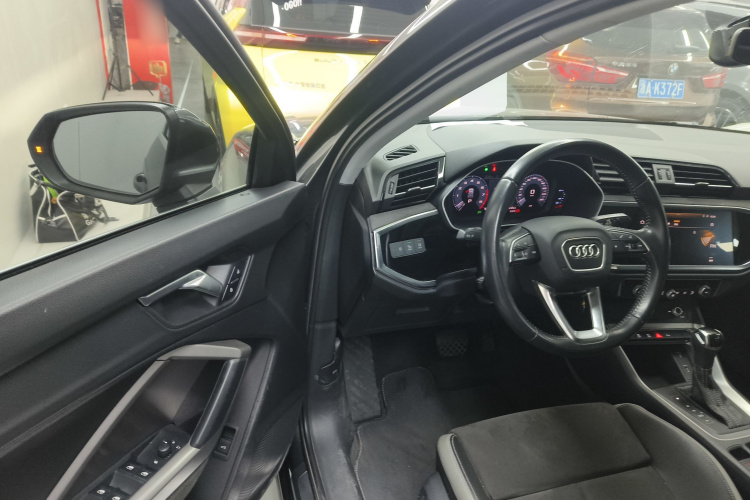 奥迪Q3 2019款 35 TFSI 进取动感型中控内饰20