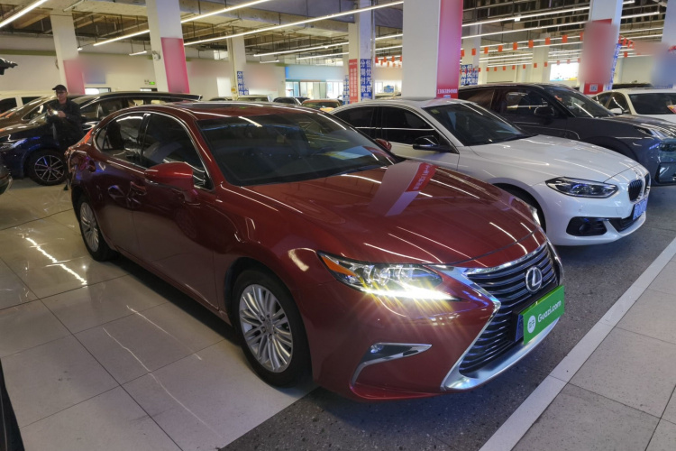 雷克萨斯ES 2015款 200 精英版车身外观3