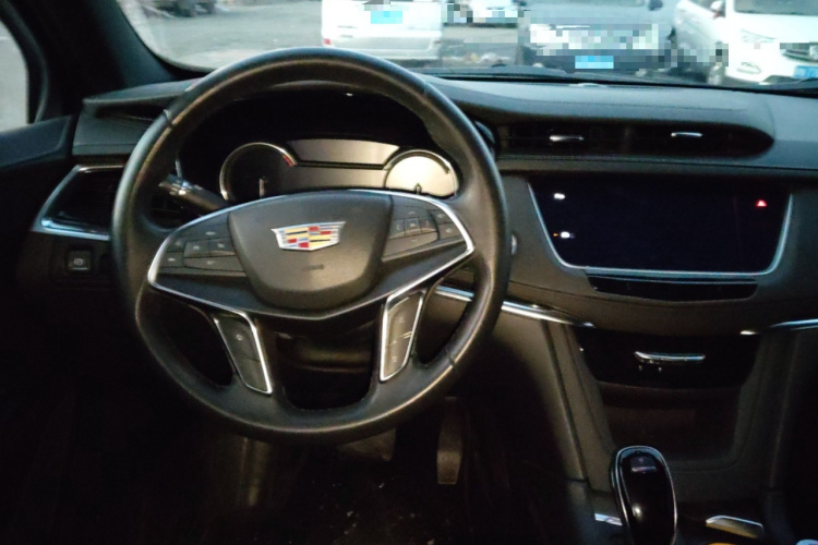 凯迪拉克XT5 2020款 改款 28T 豪华型中控内饰13