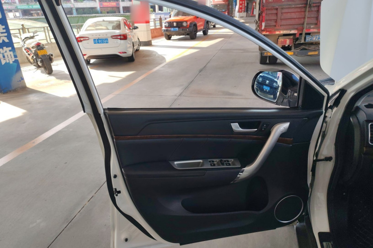 哈弗H6 2017款 红标 运动版 1.5T 手动两驱精英型中控内饰7007