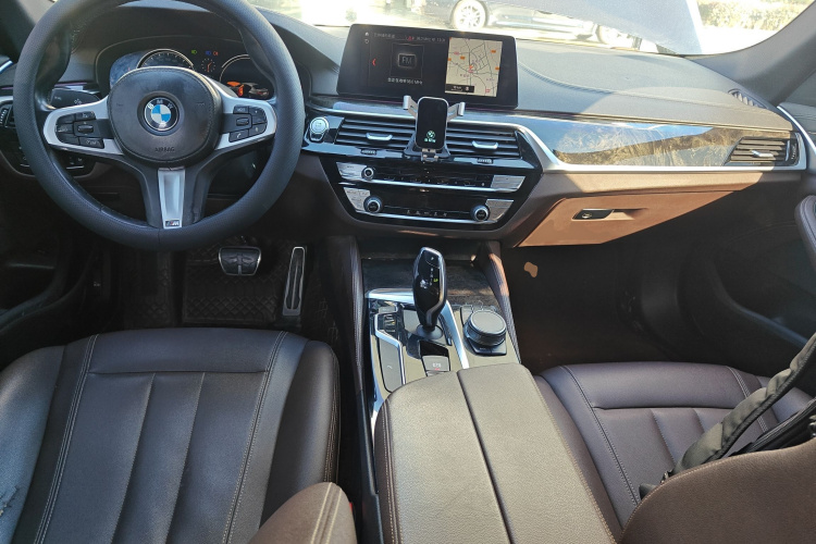 宝马5系 2018款 525Li M运动套装中控内饰12