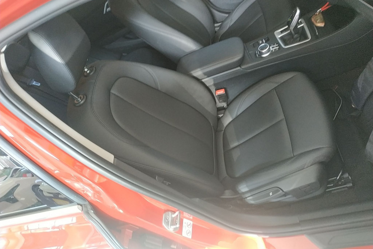 宝马1系 2021款 120i M运动版局部细节41