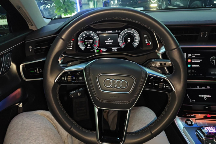 奥迪A6L 2024款 45 TFSI 臻选动感型中控内饰13