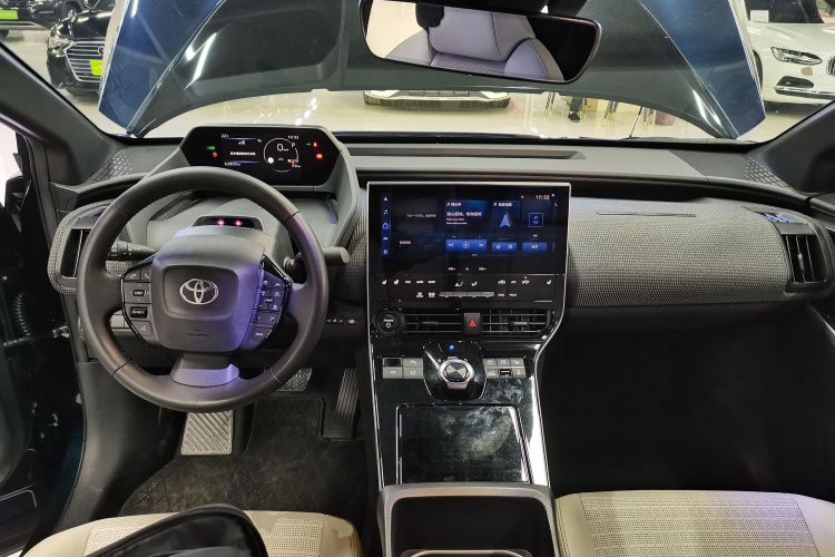 一汽丰田bZ4X 2022款 四驱高性能PRO版中控内饰12