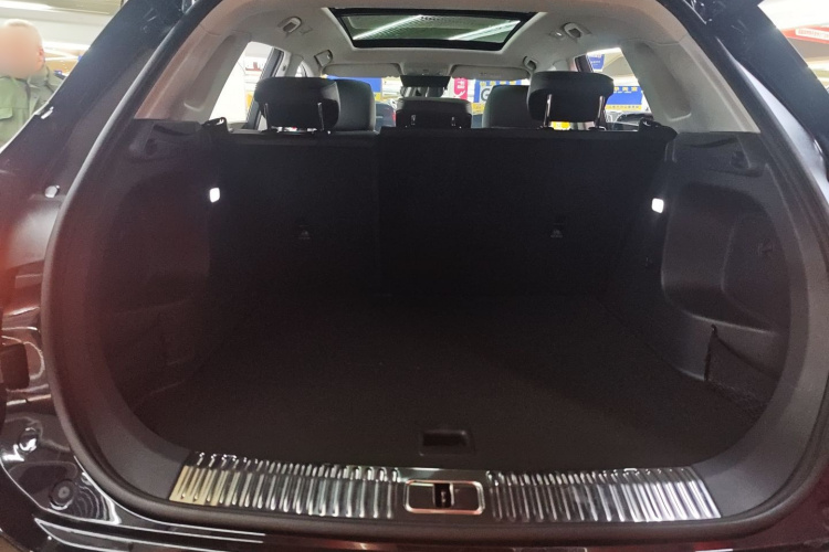 红旗HS5 2023款 2.0T 四驱旗享Pro版机舱底盘23