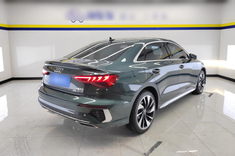 奥迪A3 2024款 A3L Limousine 35 TFSI 时尚运动型车身外观7