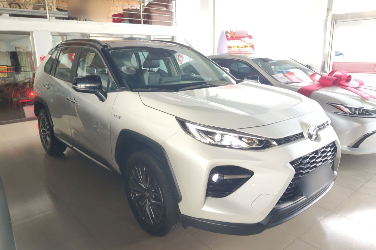 丰田 威兰达 2023款 双擎 2.5L E-CVT四驱尊贵版车身外观3