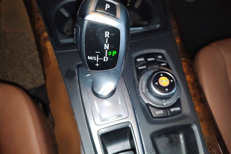 宝马X5(进口) 2013款 xDrive35i 领先型局部细节18