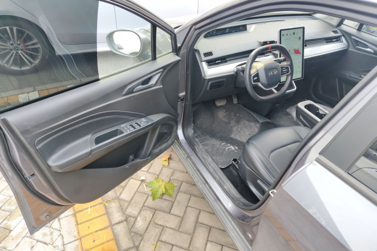 哪吒汽车 哪吒V 2022款 潮 400 Lite中控内饰7003