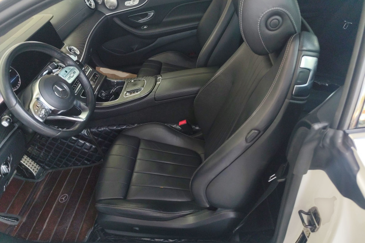 奔驰E级(进口) 2019款 E 300 轿跑车局部细节19