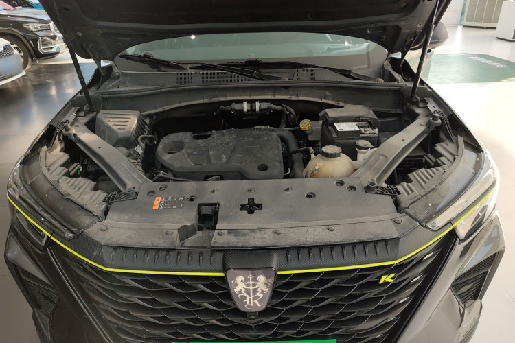 荣威RX5 2021款 PLUS 330TGI 自动国潮智臻版机舱底盘24