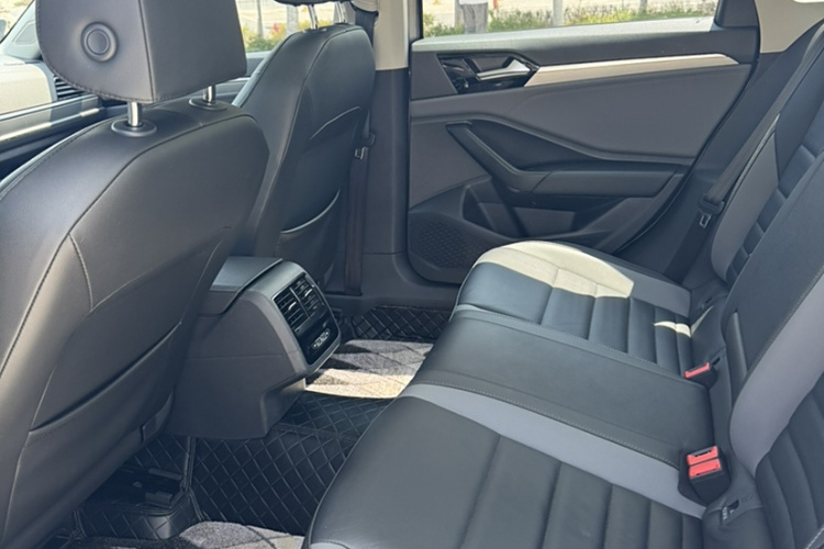 大众 速腾 2019款 280TSI DSG舒适型 国VI中控内饰7003