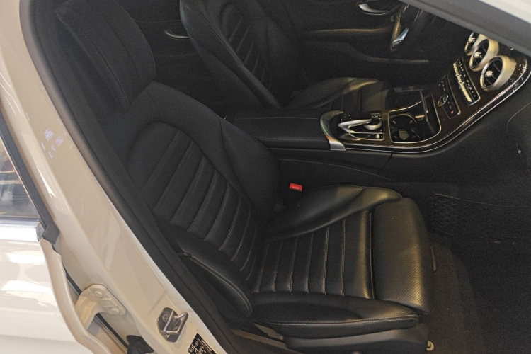 奔驰C级 2018款 C 200 L局部细节41